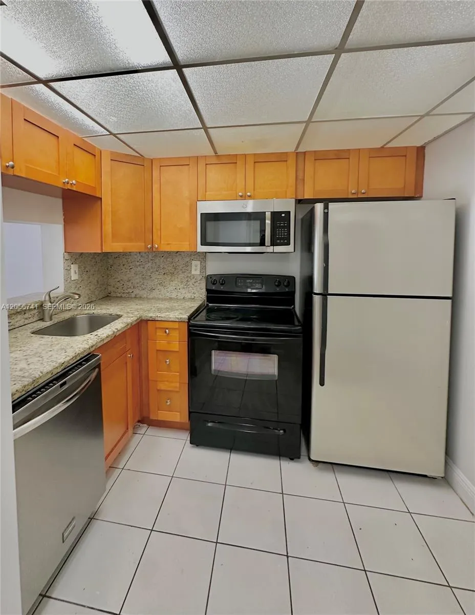 486 NW 165th St Rd #B-103 Miami, FL 33169