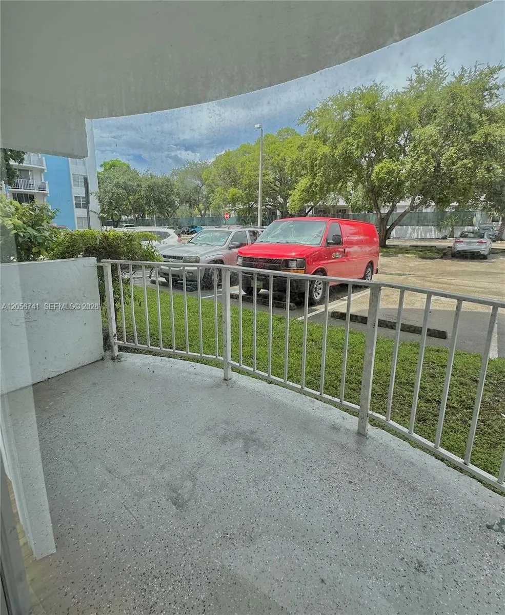486 NW 165th St Rd #B-103 Miami, FL 33169