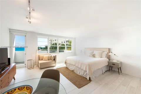100 Lincoln Rd #619