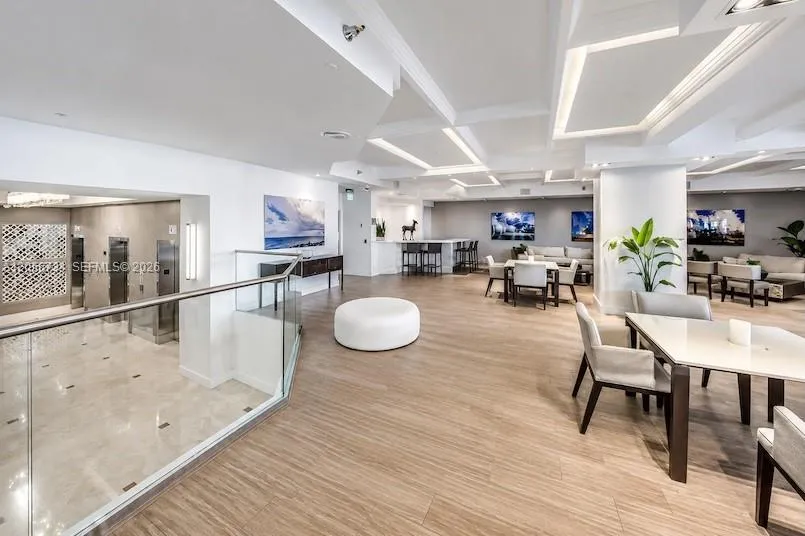 100 Lincoln Rd #619 Miami Beach, FL 33139