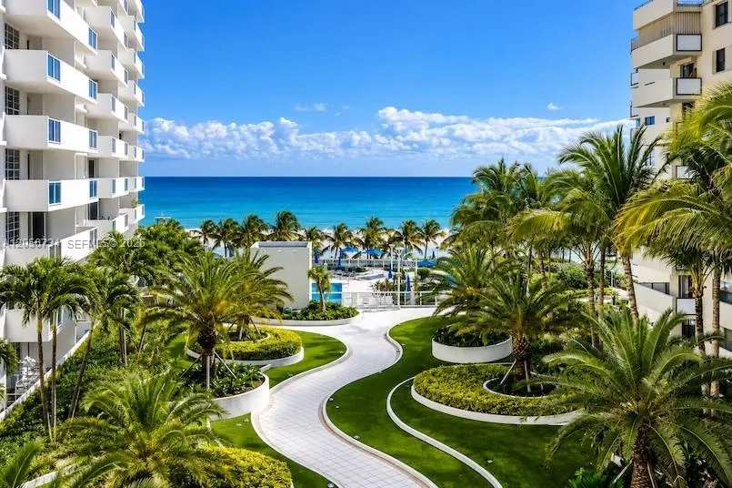 100 Lincoln Rd #619 Miami Beach, FL 33139