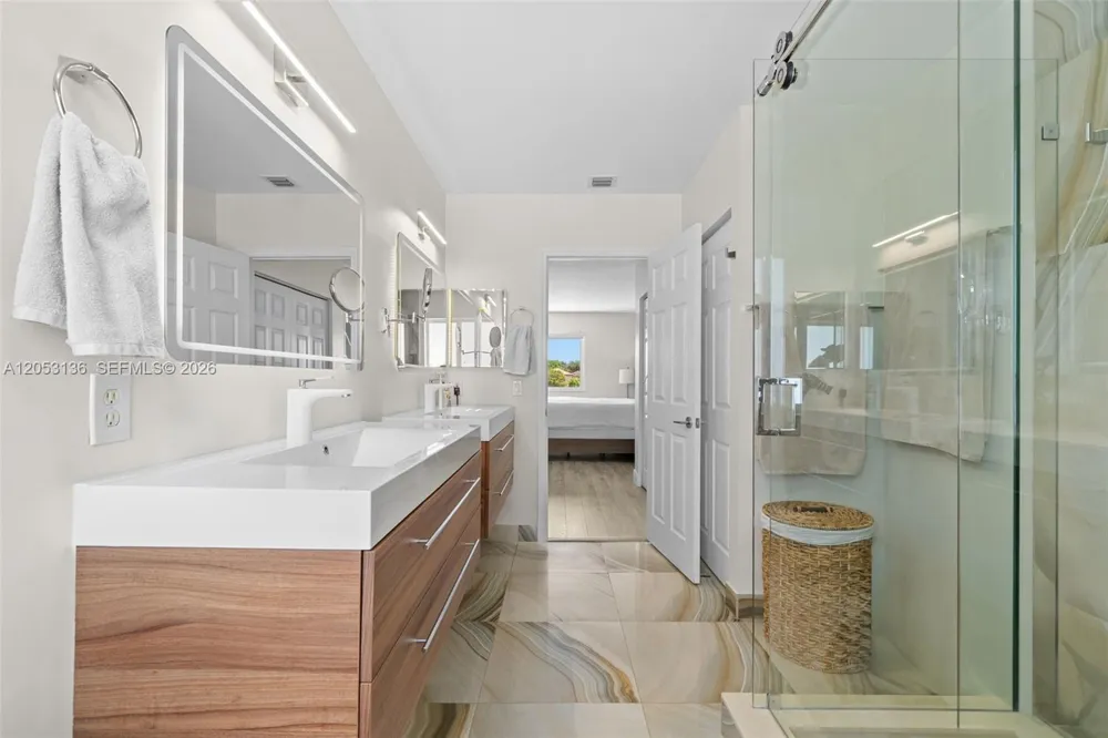 12050 SW 135th Ter Miami, FL 33186