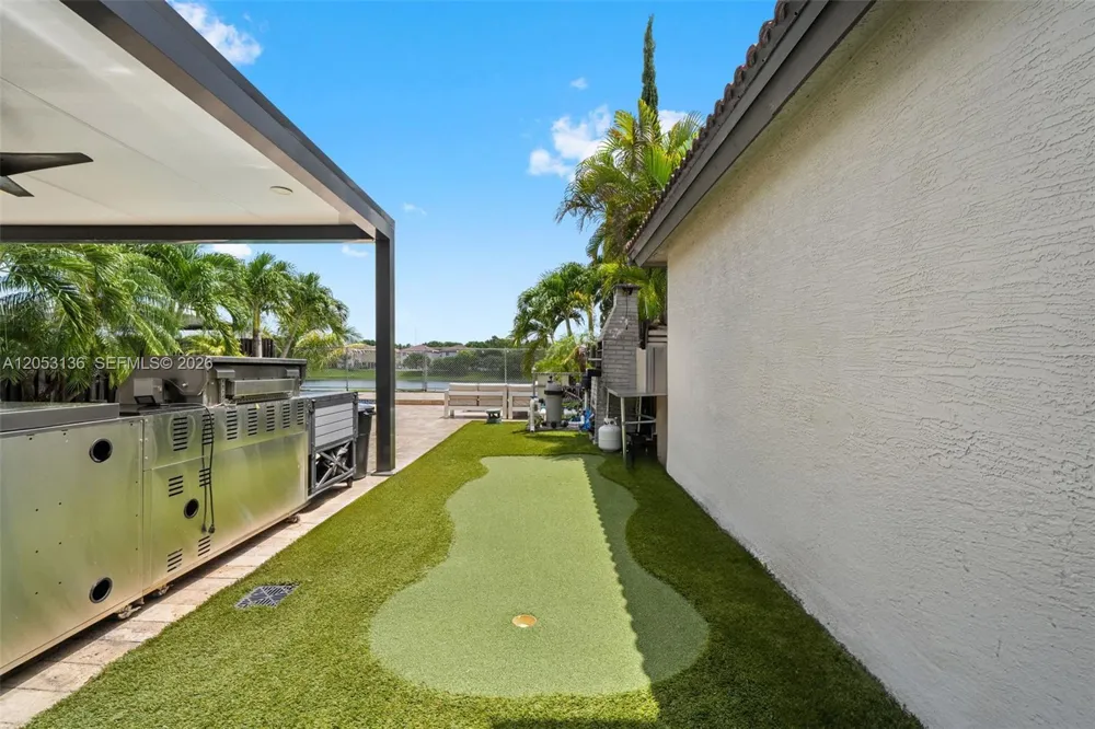 12050 SW 135th Ter Miami, FL 33186