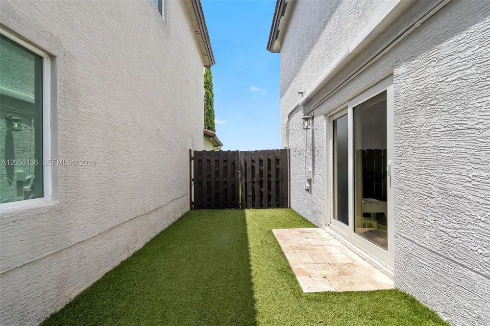12050 SW 135th Ter Miami, FL 33186