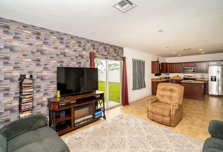 416 Seafoam Circle Fort Pierce, FL 34945