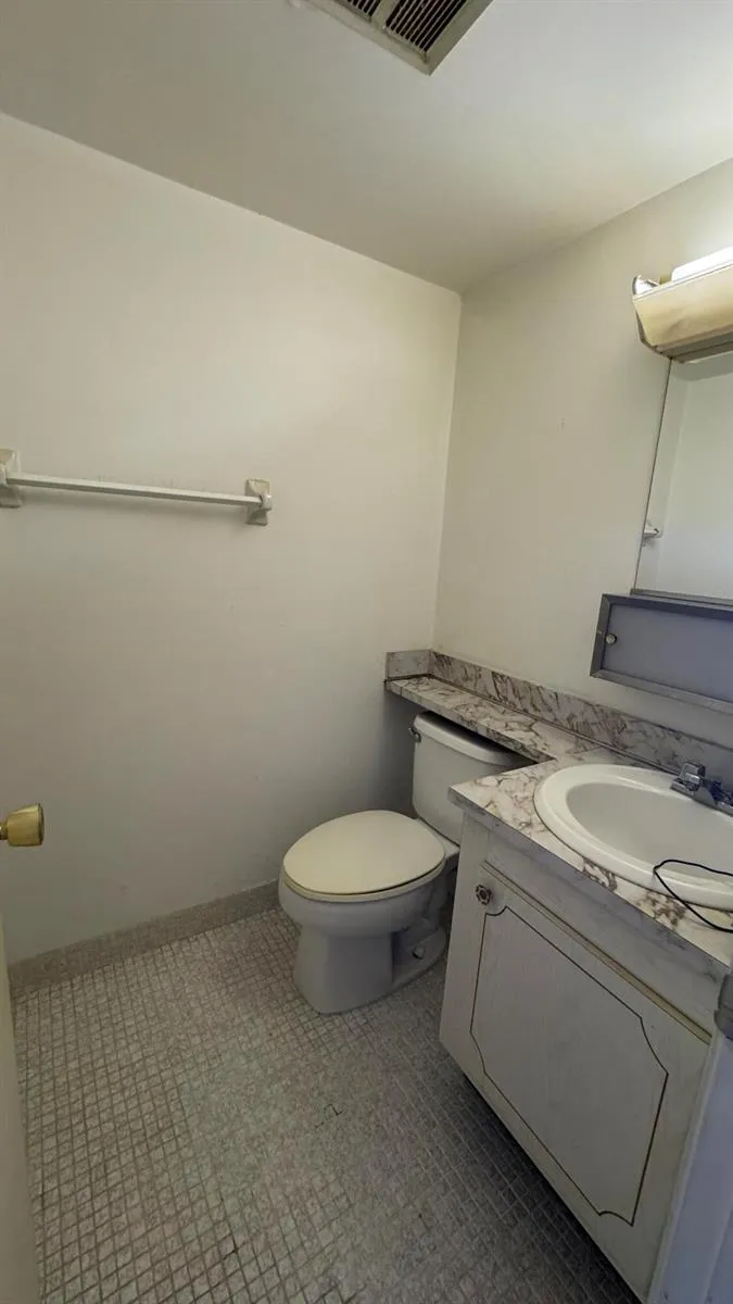 100 VILLAGE GREEN CIRCLE E #314 Palm Springs, FL 33461