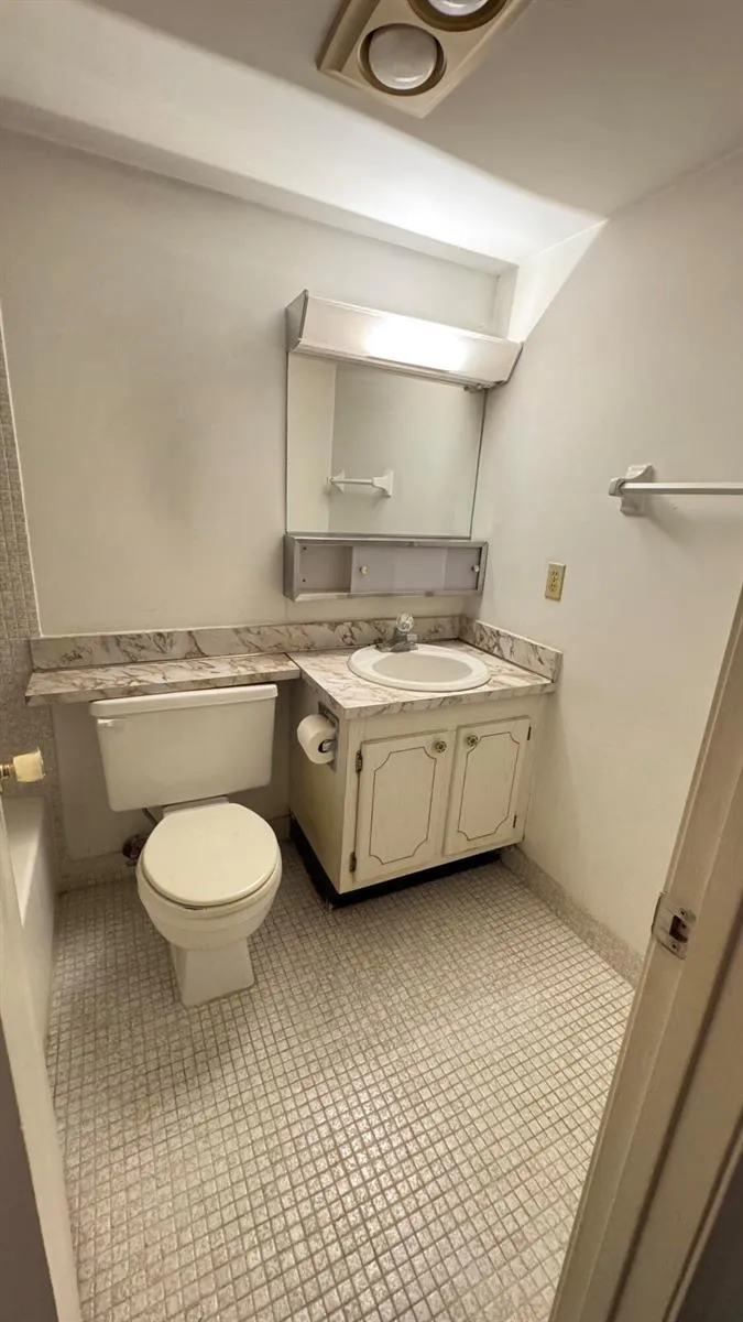 100 VILLAGE GREEN CIRCLE E #314 Palm Springs, FL 33461