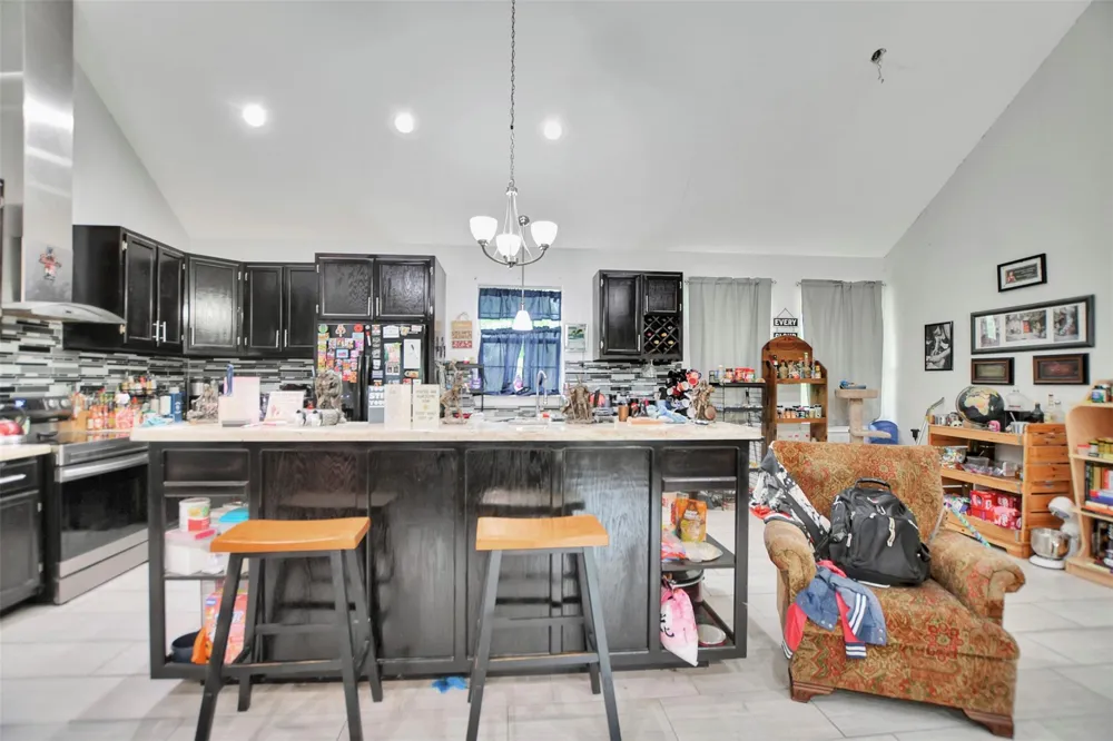 306 Heath Avenue Madisonville, TX 77864