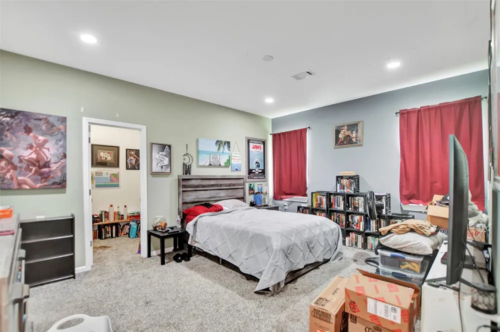 306 Heath Avenue Madisonville, TX 77864
