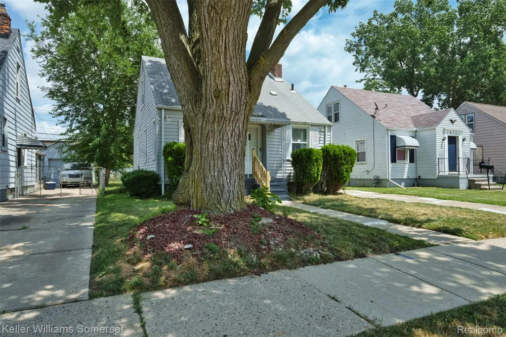 19693 Elkhart Street Harper Woods City, MI 48225