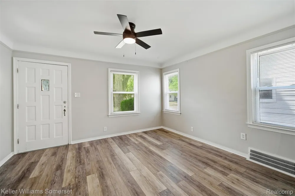 19693 Elkhart Street Harper Woods City, MI 48225