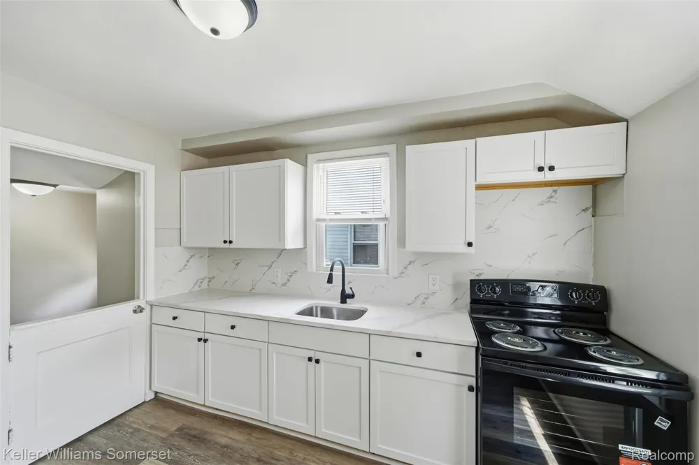 19693 Elkhart Street Harper Woods City, MI 48225