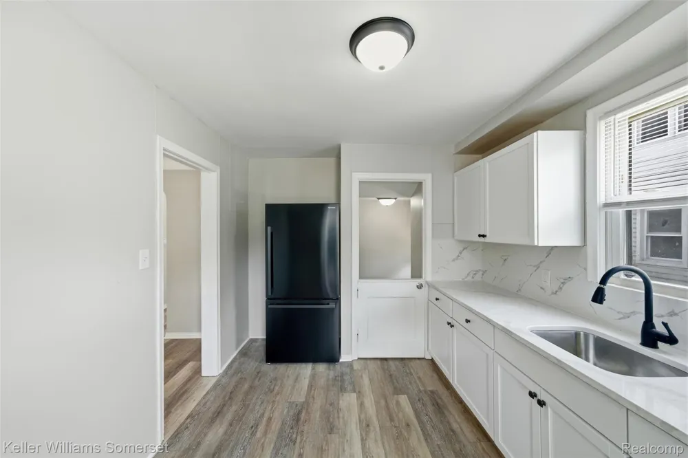 19693 Elkhart Street Harper Woods City, MI 48225