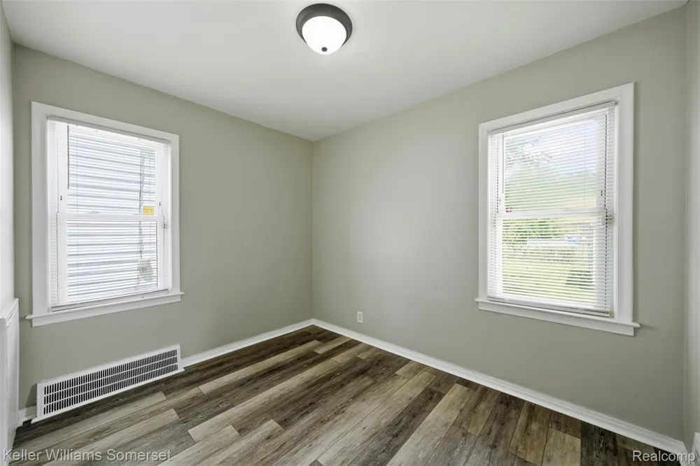 19693 Elkhart Street Harper Woods City, MI 48225