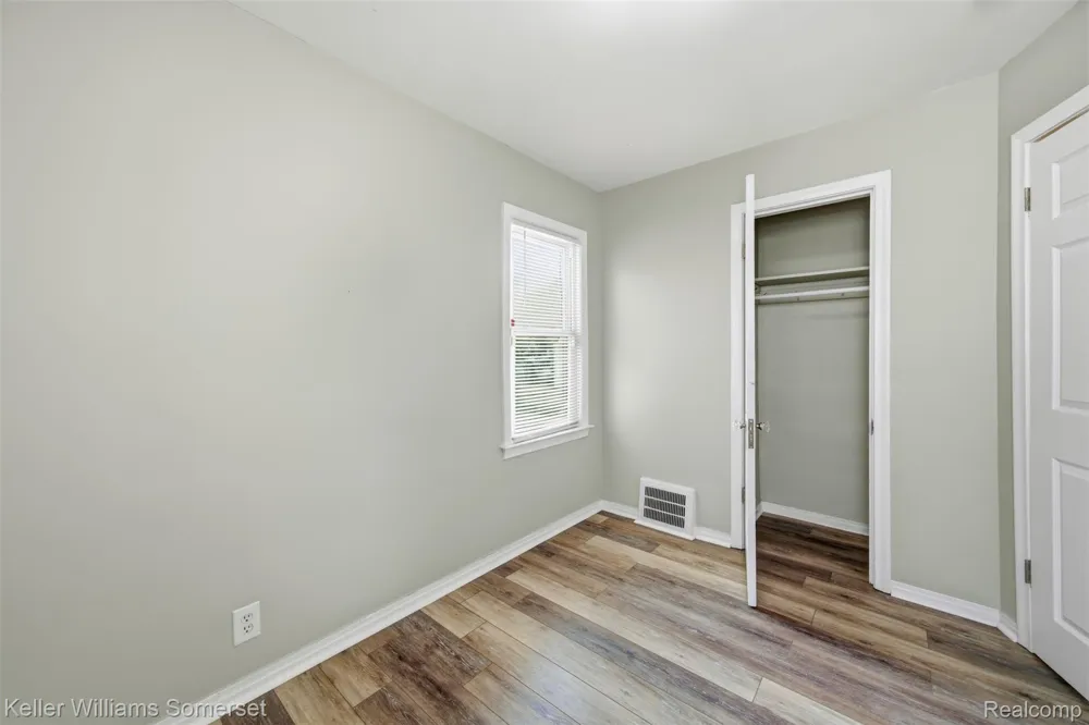 19693 Elkhart Street Harper Woods City, MI 48225