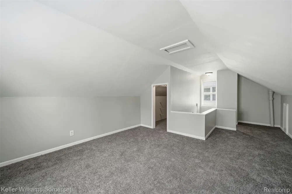 19693 Elkhart Street Harper Woods City, MI 48225