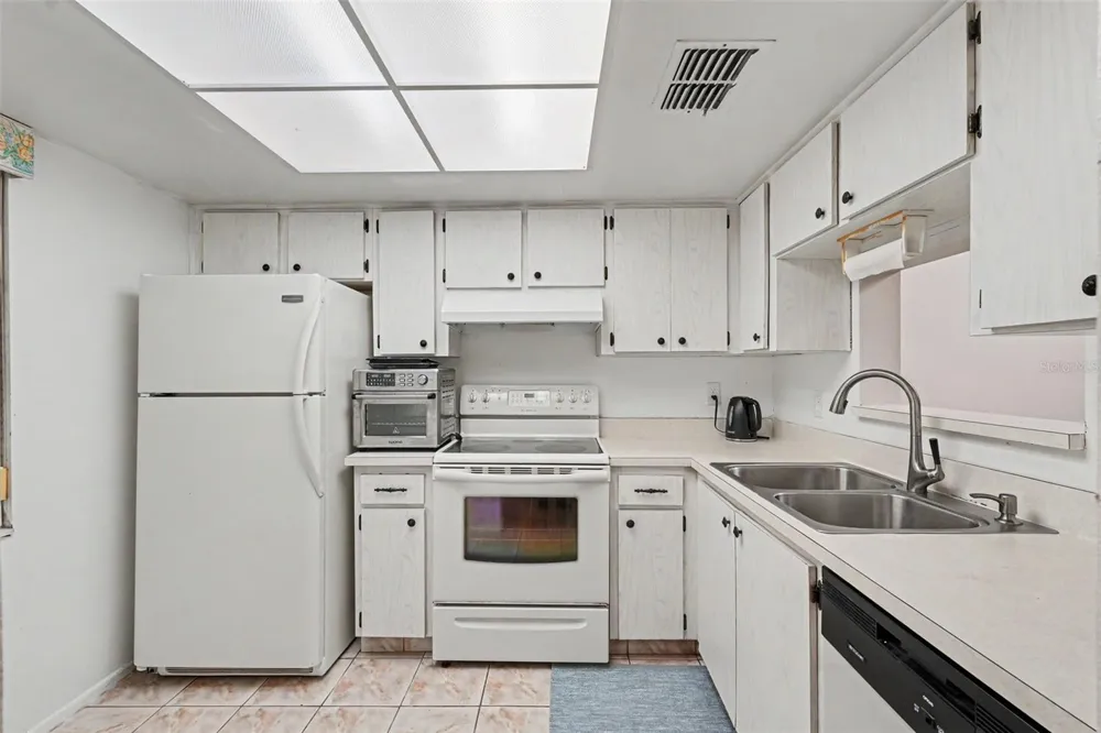 601 HERCULES AVENUE #1004 Clearwater, FL 33765