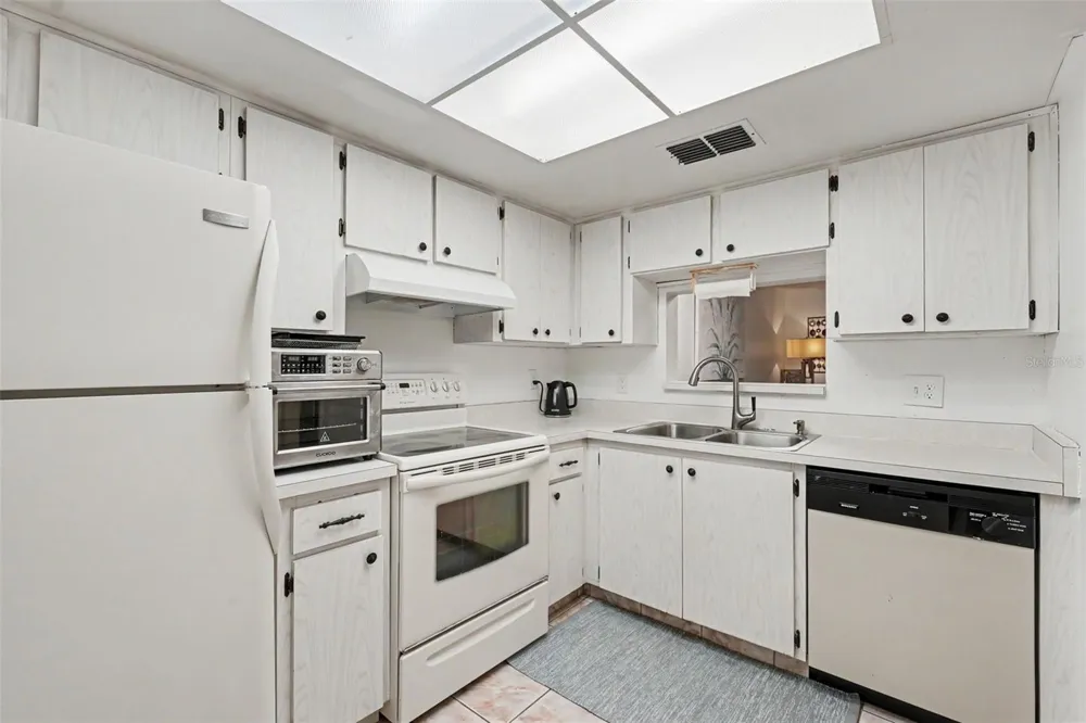 601 HERCULES AVENUE #1004 Clearwater, FL 33765