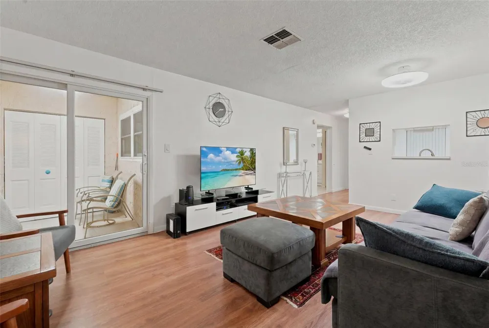 601 HERCULES AVENUE #1004 Clearwater, FL 33765