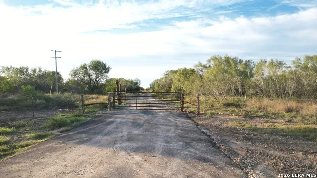 11 FM 1581 Pearsall, TX 78061