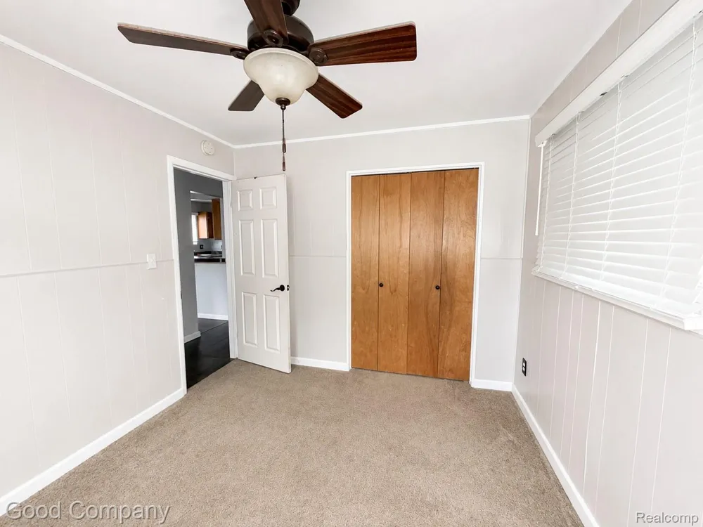 656 E Hudson Avenue Madison Heights City, MI 48071
