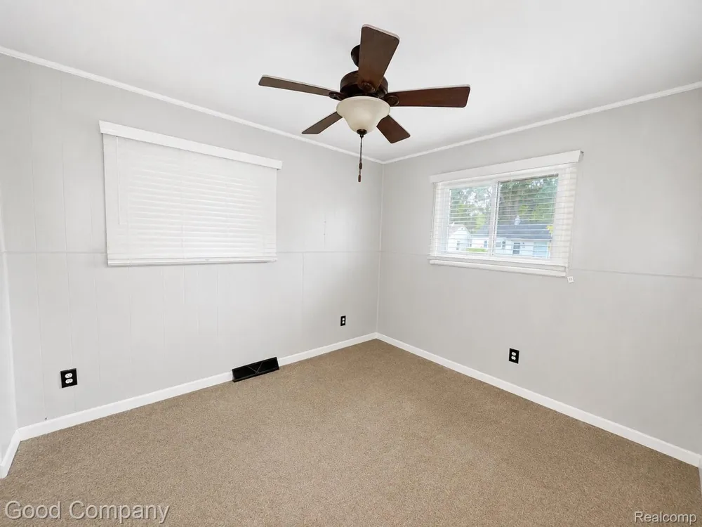 656 E Hudson Avenue Madison Heights City, MI 48071