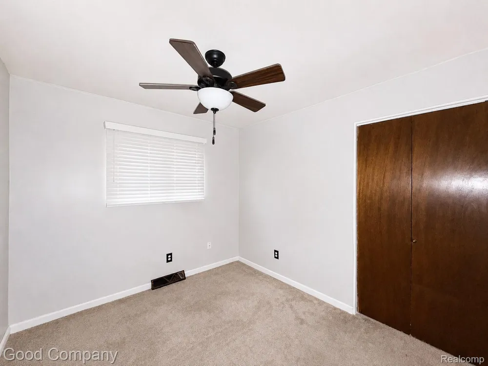 656 E Hudson Avenue Madison Heights City, MI 48071