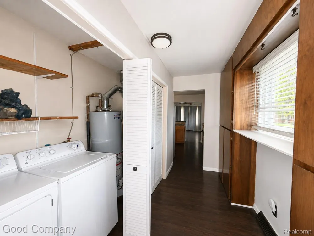656 E Hudson Avenue Madison Heights City, MI 48071