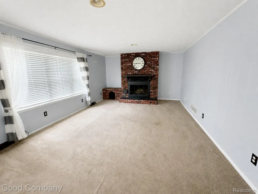 656 E Hudson Avenue Madison Heights City, MI 48071