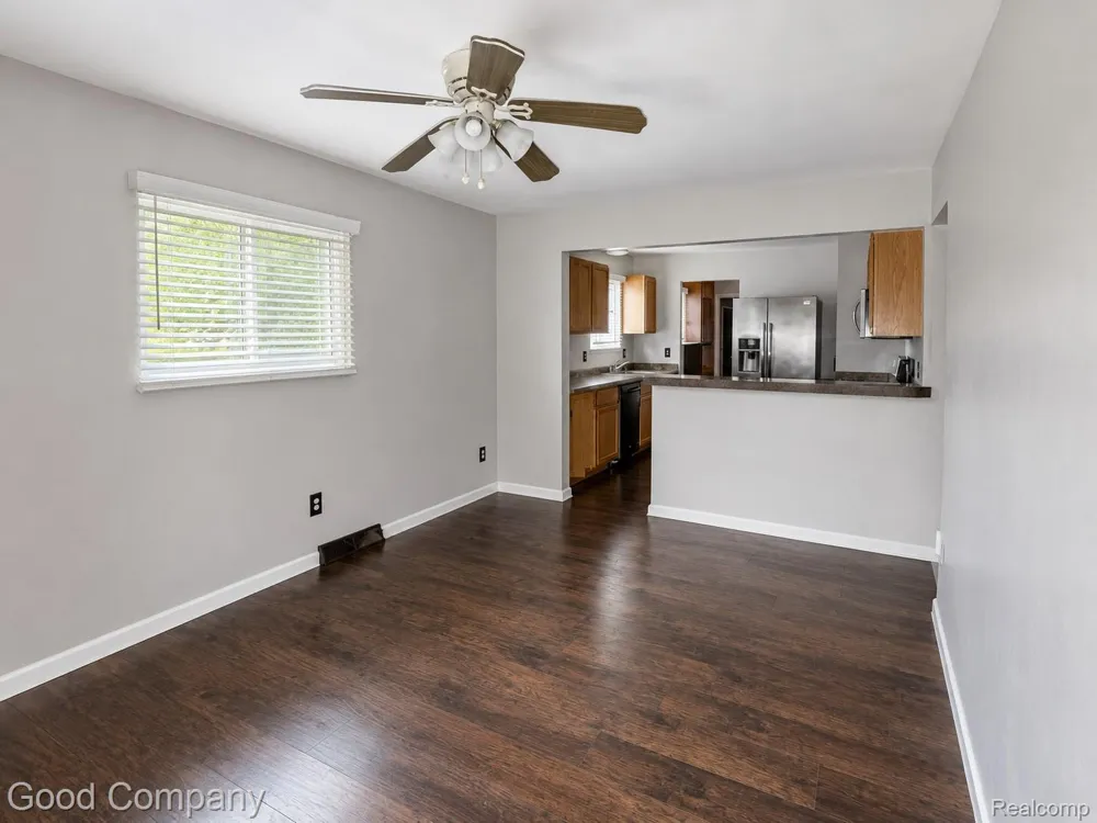 656 E Hudson Avenue Madison Heights City, MI 48071