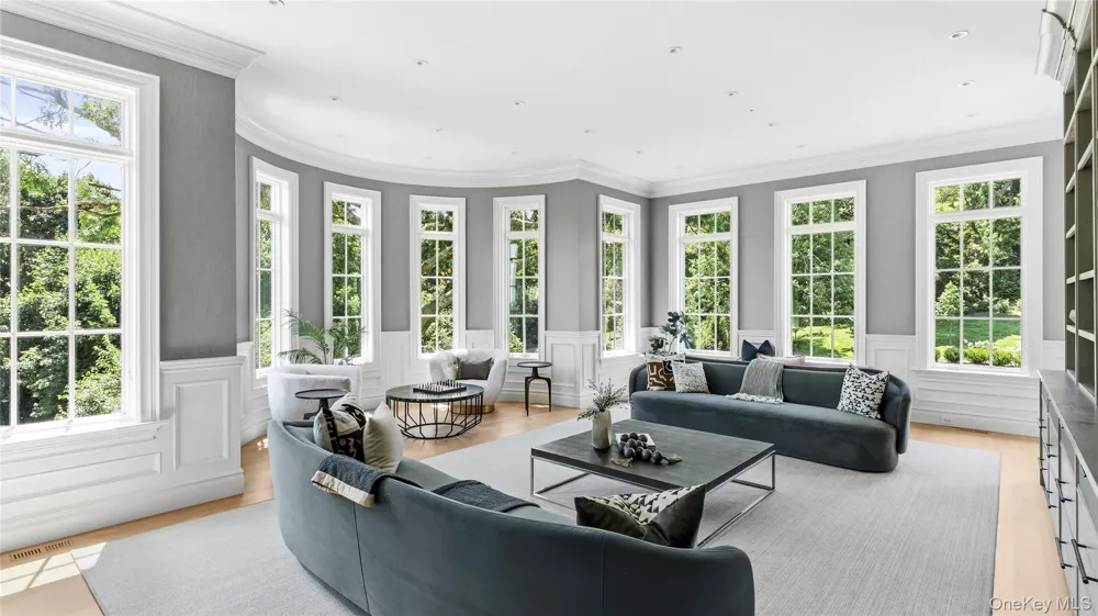 4 Shepherds Lane Sands Point, NY 11050