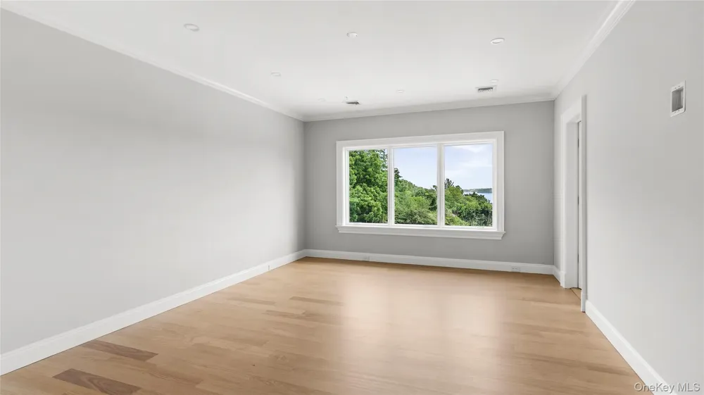 4 Shepherds Lane Sands Point, NY 11050