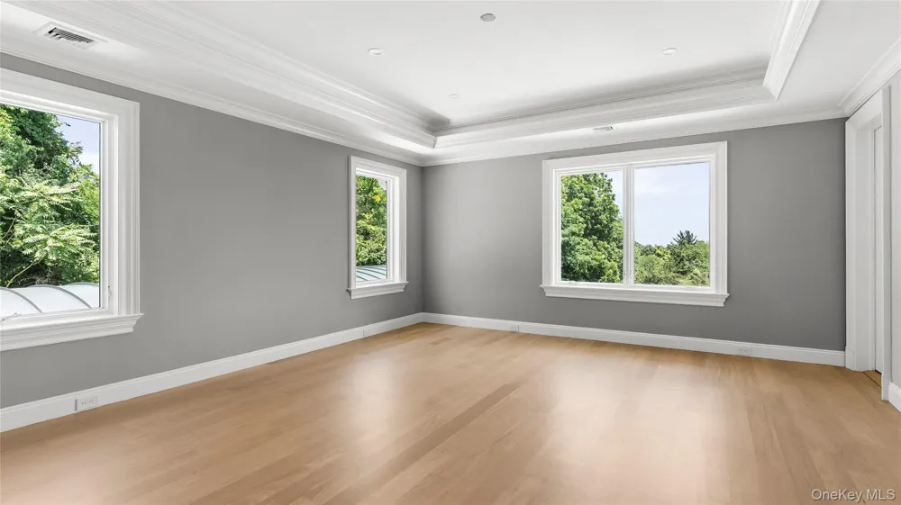 4 Shepherds Lane Sands Point, NY 11050