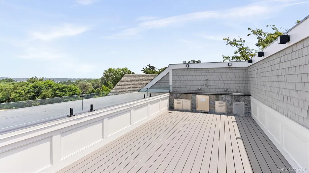 4 Shepherds Lane Sands Point, NY 11050