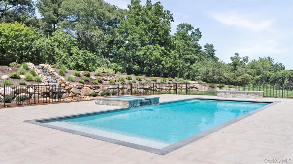 4 Shepherds Lane Sands Point, NY 11050