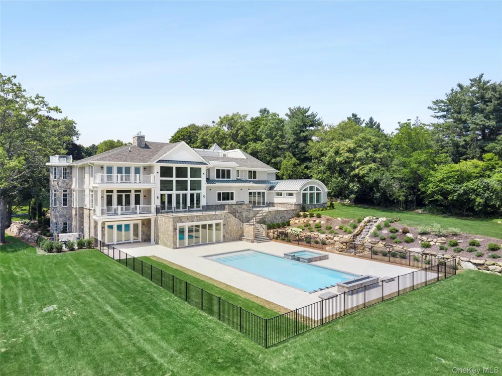 4 Shepherds Lane Sands Point, NY 11050