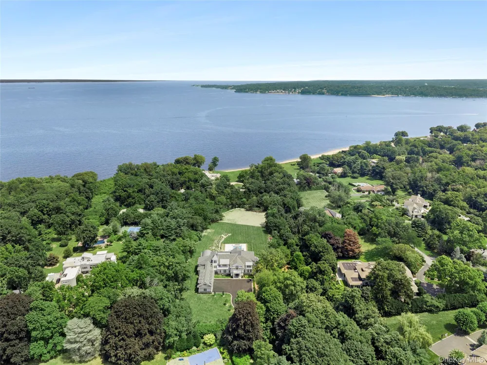 4 Shepherds Lane Sands Point, NY 11050