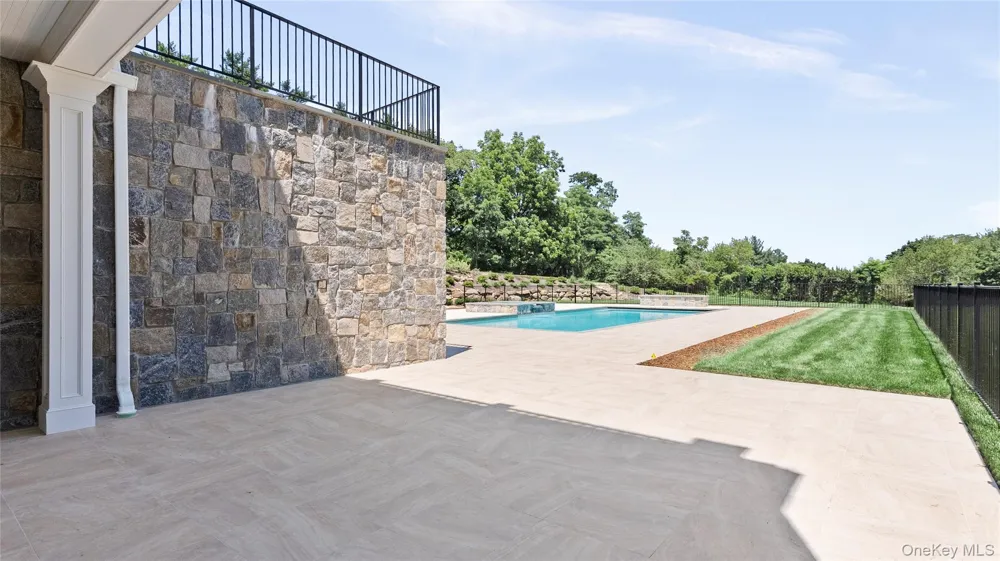 4 Shepherds Lane Sands Point, NY 11050