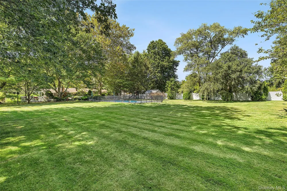 54 Dix Woods Drive Melville, NY 11747