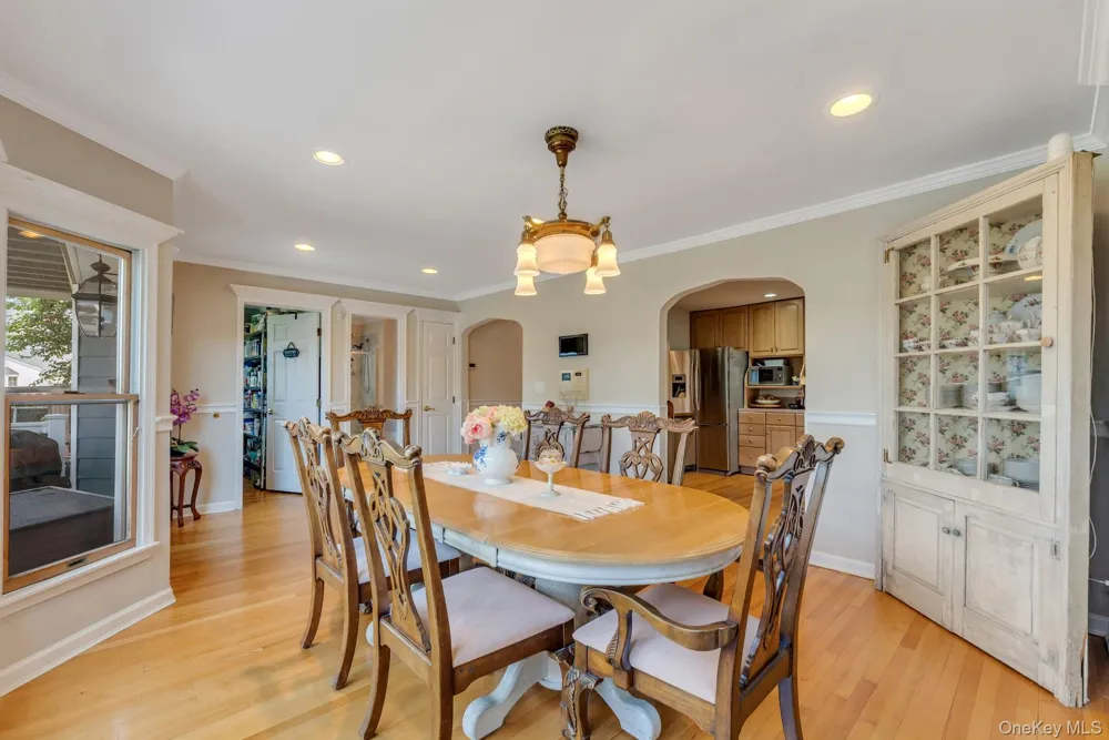 230 W Islip Road West Islip, NY 11795