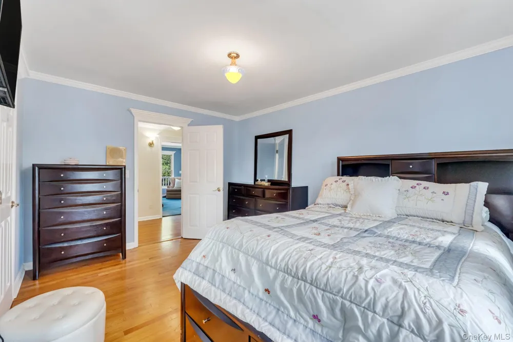 230 W Islip Road West Islip, NY 11795