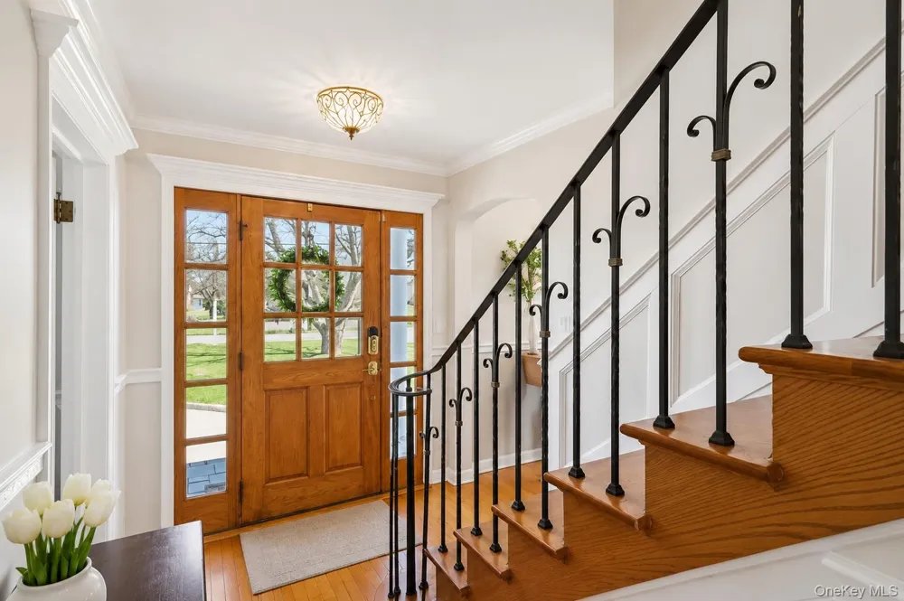 230 W Islip Road West Islip, NY 11795