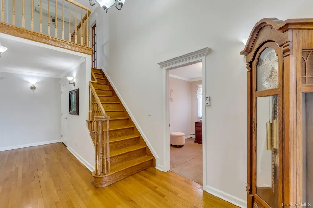 230 W Islip Road West Islip, NY 11795