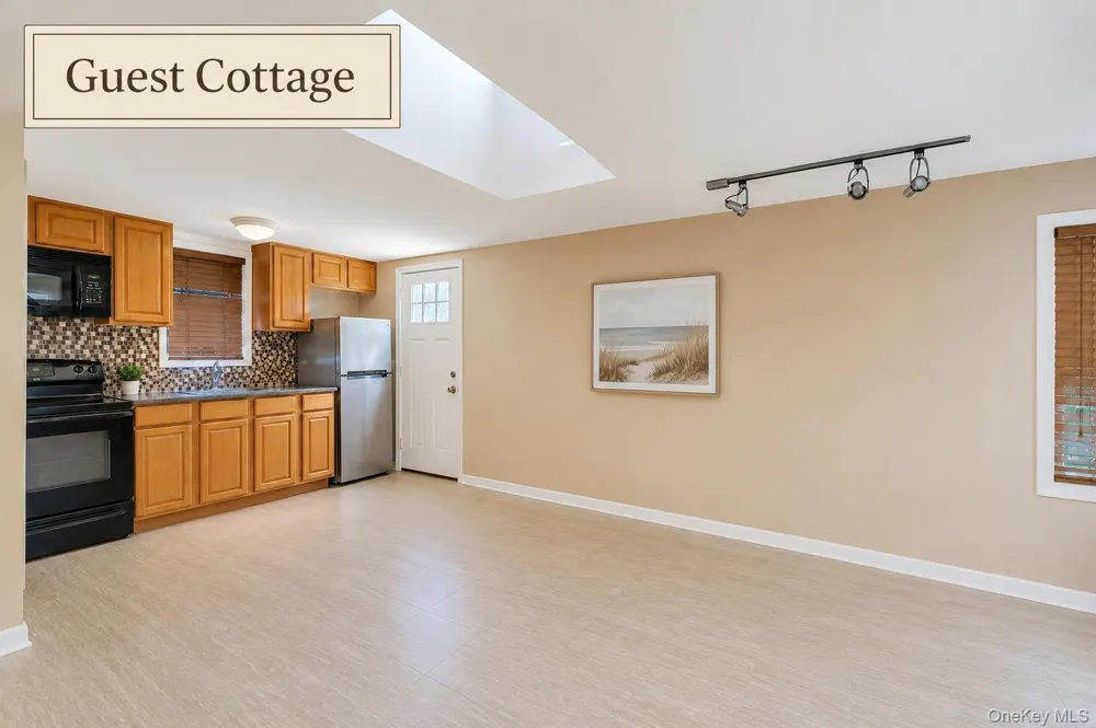 230 W Islip Road West Islip, NY 11795