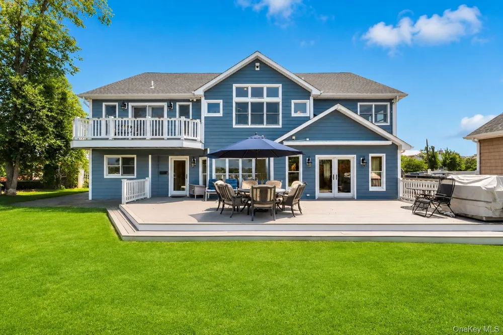 230 W Islip Road West Islip, NY 11795