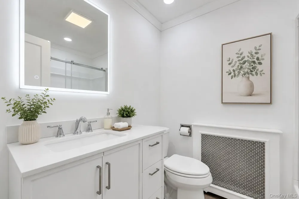 230 W Islip Road West Islip, NY 11795
