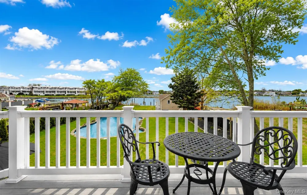 230 W Islip Road West Islip, NY 11795