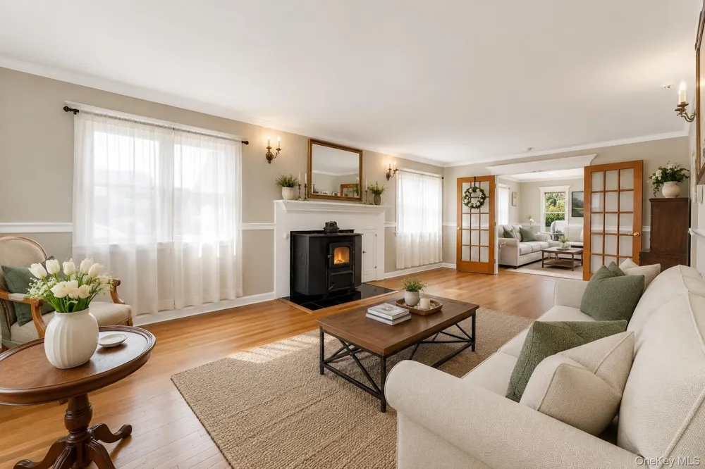 230 W Islip Road West Islip, NY 11795