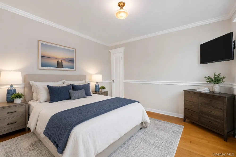 230 W Islip Road West Islip, NY 11795