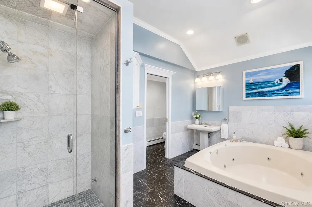 230 W Islip Road West Islip, NY 11795
